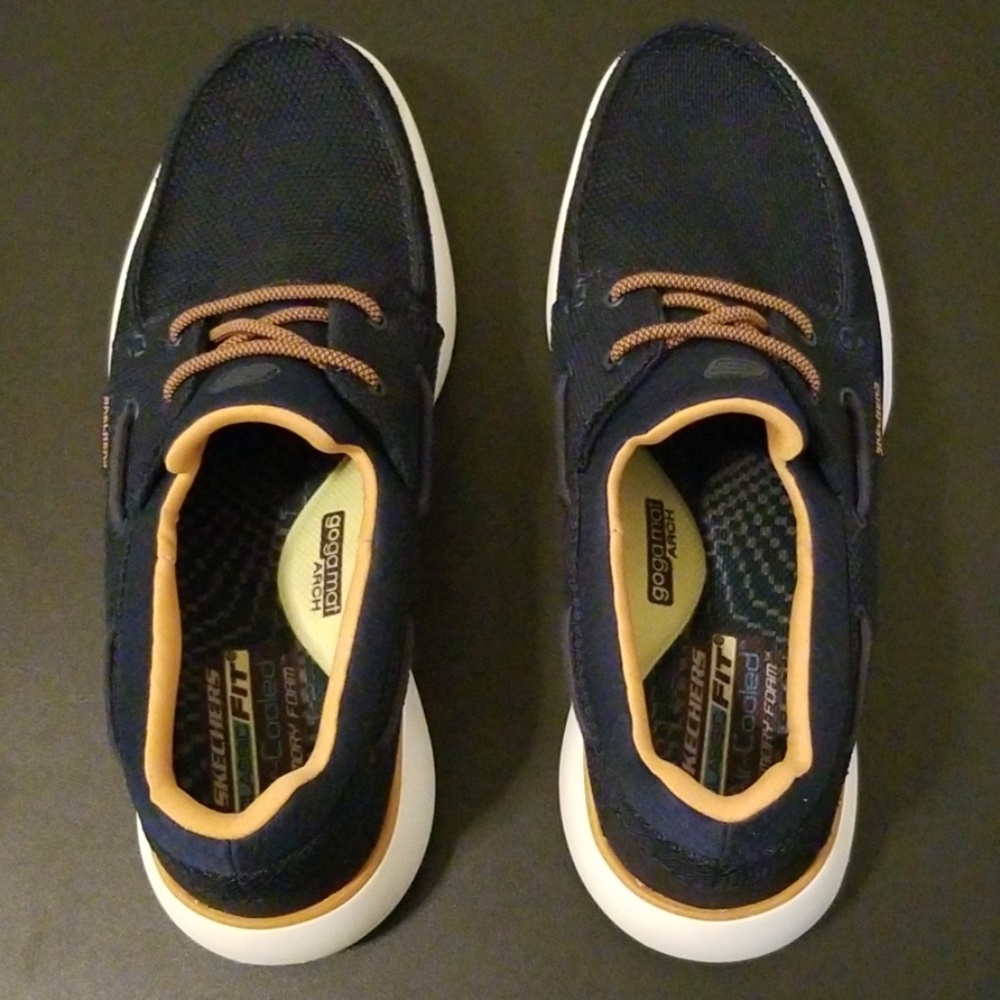 Navy blue skechers